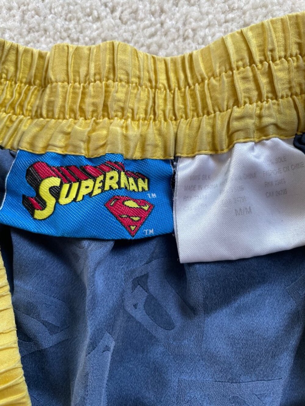 Superman Mens 100% Silk Boxer Shorts Medium DC Comics Logo Pattern - Picture 4 of 9